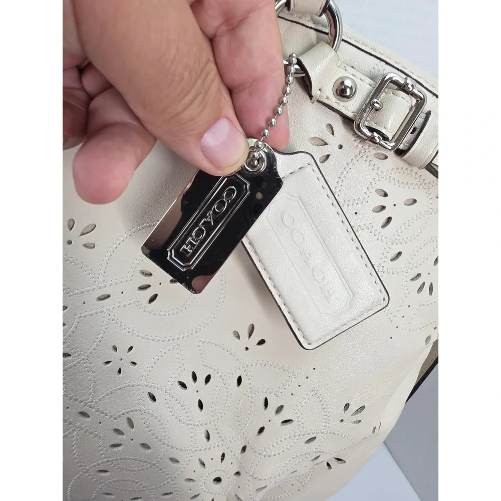 Coach Madison Tossed Laser Lindsay Satchel White B1282-19624 Hobo Shoulder Bag